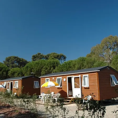 אתר קמפינג Domaine Residentiel De Plein Air Odalys La Foret De Janas סיס-פור-לה-פלאז'