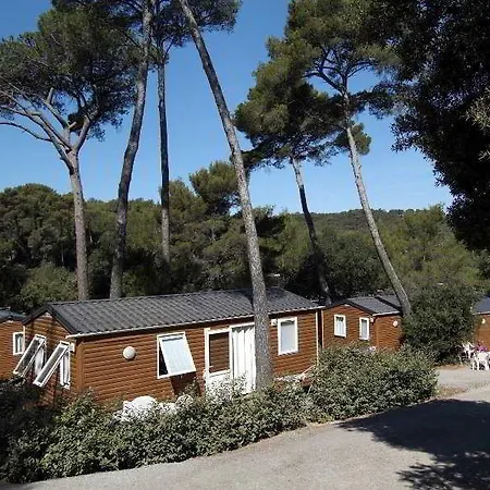 Domaine Residentiel De Plein Air Odalys La Foret De Janas 4* סיס-פור-לה-פלאז'