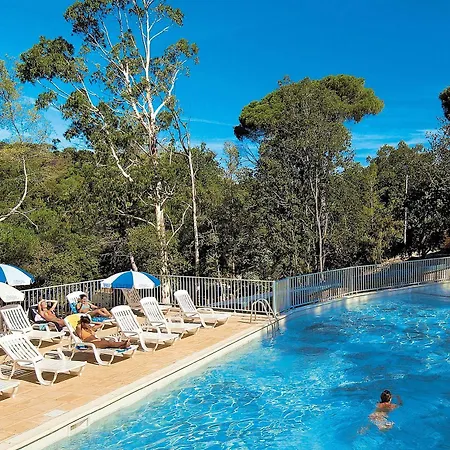 Domaine Residentiel De Plein Air Odalys La Foret De Janas אתר קמפינג